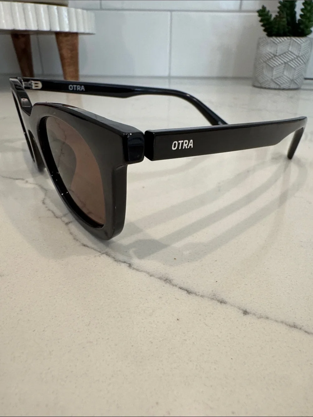 NEW! Otra eyewear Nia sunglasses